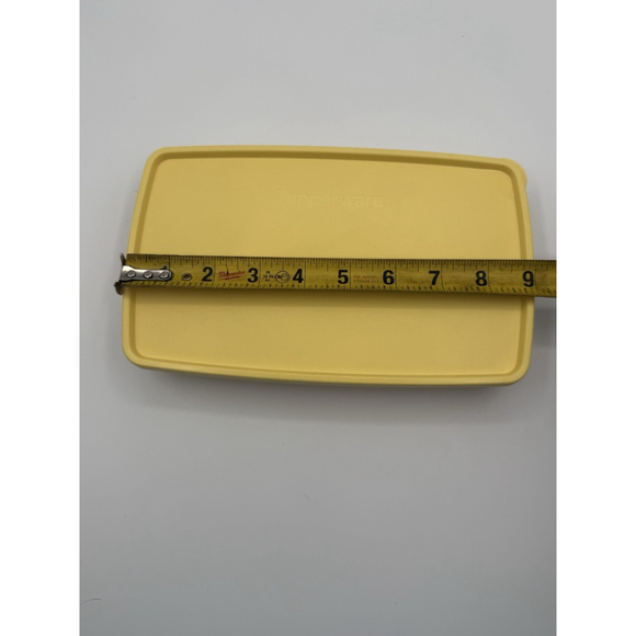 Vintage Tupperware 600 mL Rectangular Container Yellow Lid Snowflake Design - Picture 8 of 8